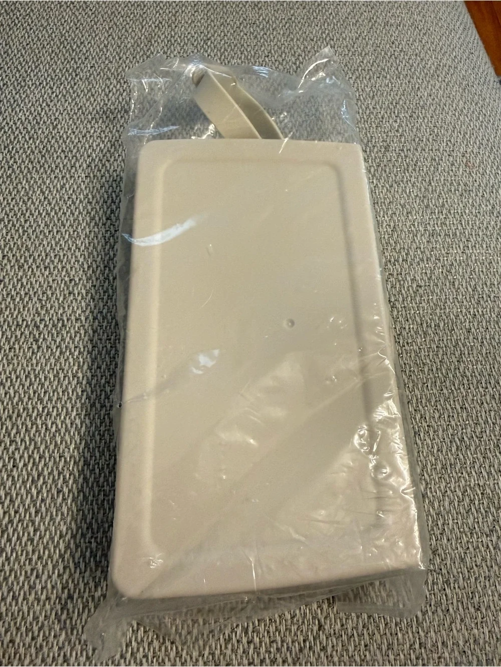 Ubbi On-the-Go Wipes Dispenser - Picture 2 of 2